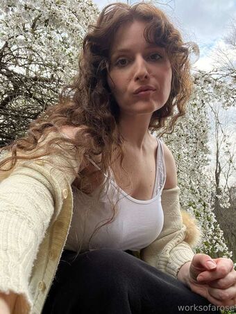 A. Rose Голе фотографије OnlyFans 12