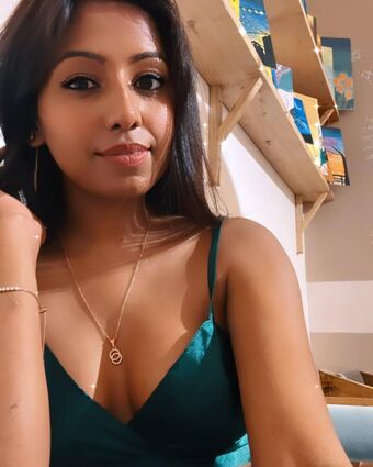 Aafat Голе фотографије OnlyFans 10