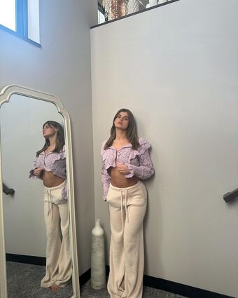 AAri Голе фотографије OnlyFans 10