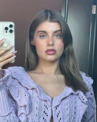 AAri Голе фотографије OnlyFans 12