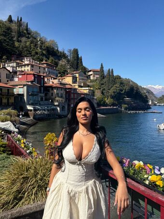 Abida Голе фотографије OnlyFans 47