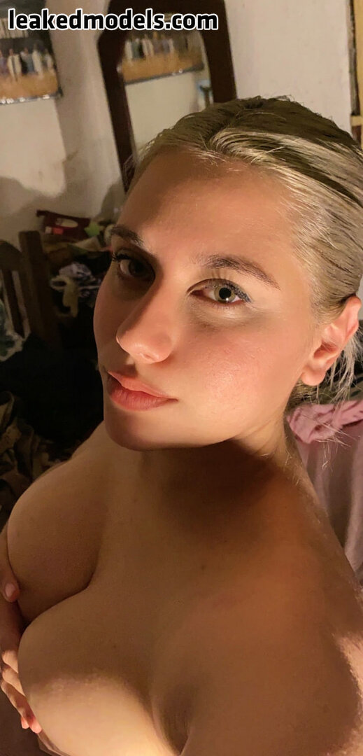 Abril Buffet abrilbuffet buabii Голе фотографије OnlyFans 9  