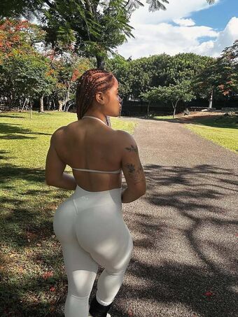Achyfit Голе фотографије OnlyFans 3