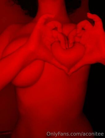 Aconite Голе фотографије OnlyFans 28