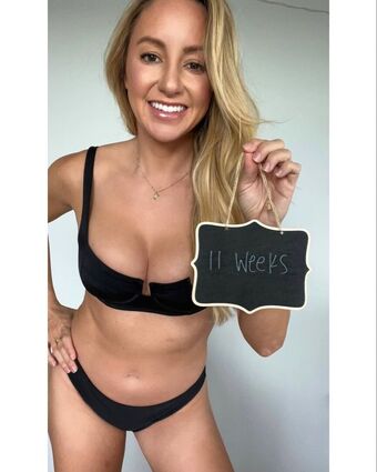 Action Jacquelyn Голе фотографије OnlyFans 8