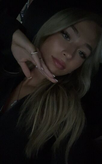 Addy B Голе фотографије OnlyFans 24