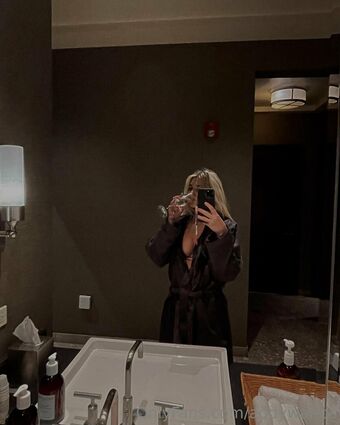 Addy Голе фотографије OnlyFans 5