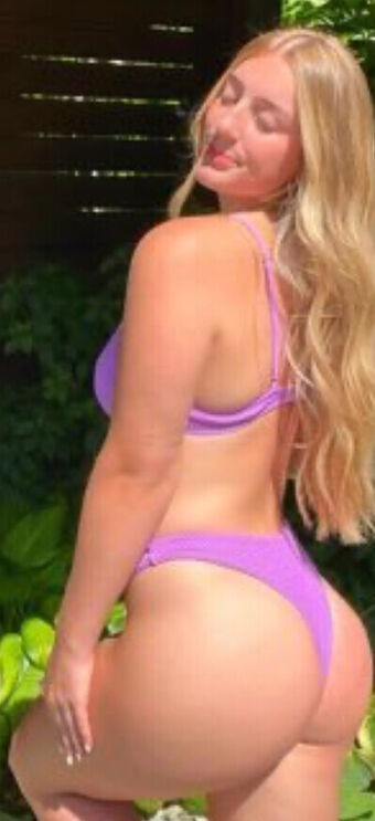 addyreeves Голе фотографије OnlyFans 1