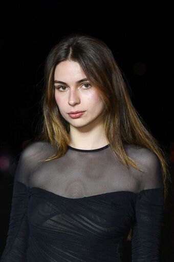 Adele Castillon Голе фотографије OnlyFans 10