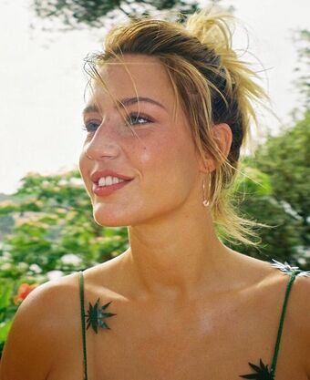 Adele-exarchopoulos Голе фотографије OnlyFans 211