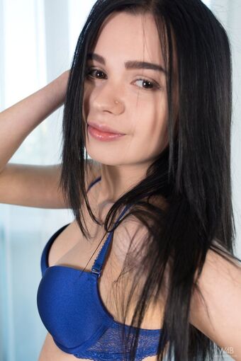 Adele Sweet Голе фотографије OnlyFans 8