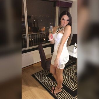 Agatha Onlyhot Голе фотографије OnlyFans 1