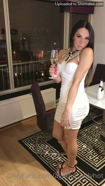 Agatha Onlyhot Голе фотографије OnlyFans 5