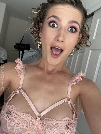 Ahanu Reed Голе фотографије OnlyFans 69