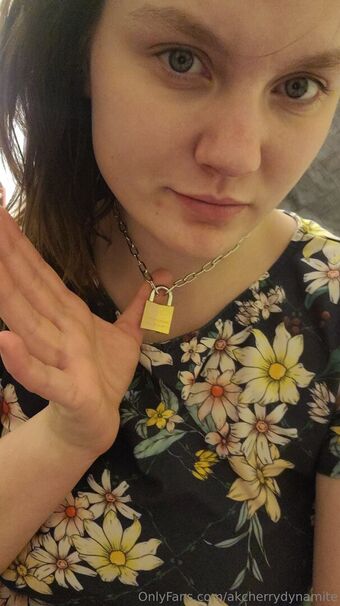akcherrydynamite Голе фотографије OnlyFans 31