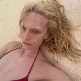 Alex Consani Голе фотографије OnlyFans 55