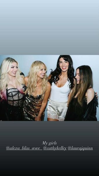 Alexa Bliss Голе фотографије OnlyFans 200