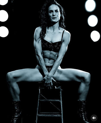 Alias Rose Голе фотографије OnlyFans 2