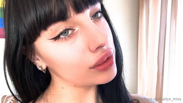 Alice Голе фотографије OnlyFans 18