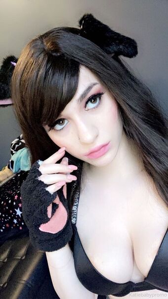 alienonearth Голе фотографије OnlyFans 1