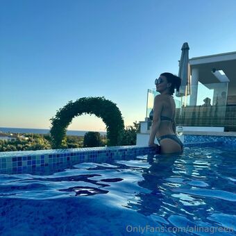 alinagreen Голе фотографије OnlyFans 13