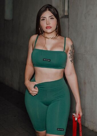 AlineFaria Голе фотографије OnlyFans 2