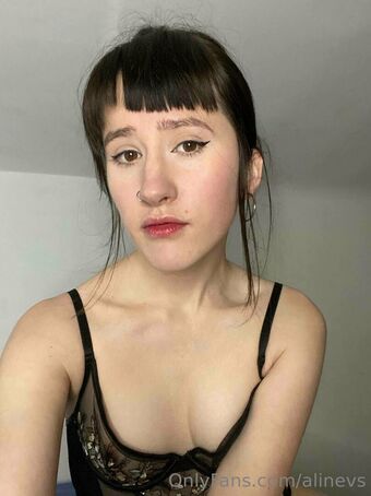 alinevs Голе фотографије OnlyFans 18