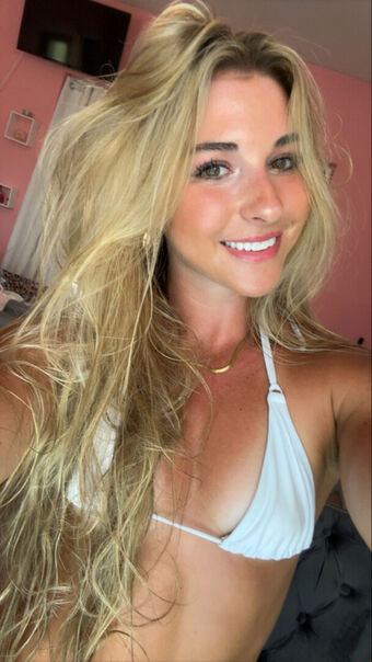 Allie Brink Голе фотографије OnlyFans 80