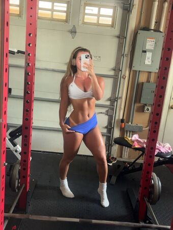 Allie Brink Голе фотографије OnlyFans 89