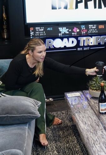 Allie Clifton Голе фотографије OnlyFans 13