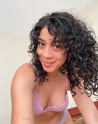 Alluringliyah Голе фотографије OnlyFans 41