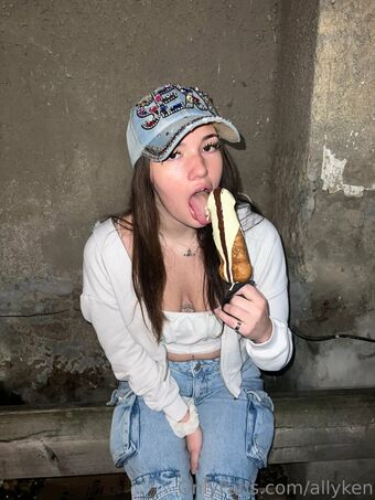 allyken Голе фотографије OnlyFans 11