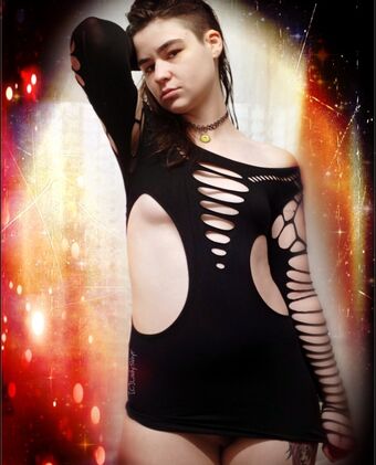 Amber Hellfire Голе фотографије OnlyFans 6