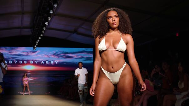 Amber Keaton Голе фотографије OnlyFans 9