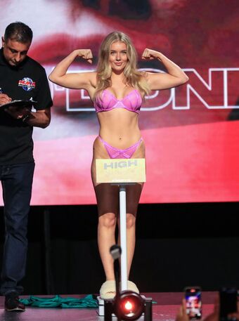 Amber Odon Голе фотографије OnlyFans 3