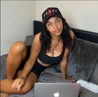 Ambrr Голе фотографије OnlyFans 7