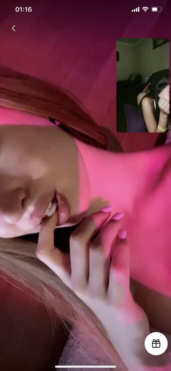 Amina Голе фотографије OnlyFans 13