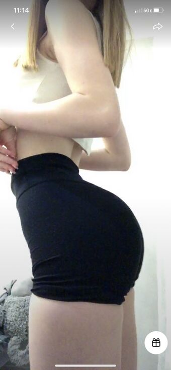 Amina Голе фотографије OnlyFans 18
