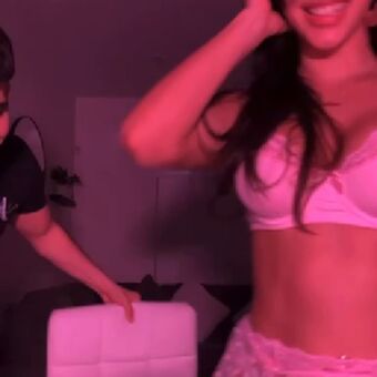 Ana Maxi Голе фотографије OnlyFans 12