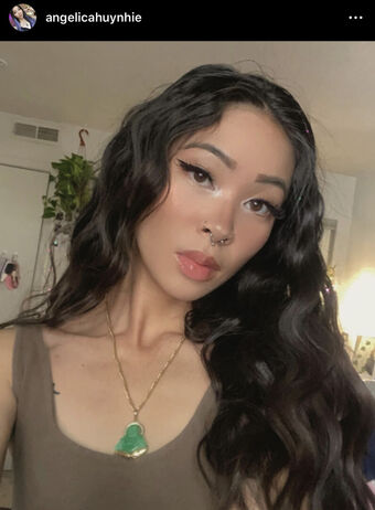 angelicahuynhie Голе фотографије OnlyFans 1