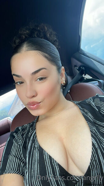 angrily Голе фотографије OnlyFans 1