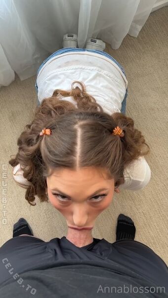 Anna Blossom Голе фотографије OnlyFans 105