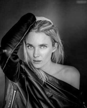 Annie Hoffmann Голе фотографије OnlyFans 17