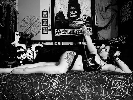 Artemis Голе фотографије OnlyFans 69