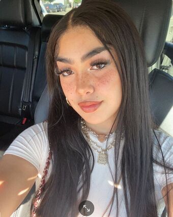 Athena Mansour Голе фотографије OnlyFans 6