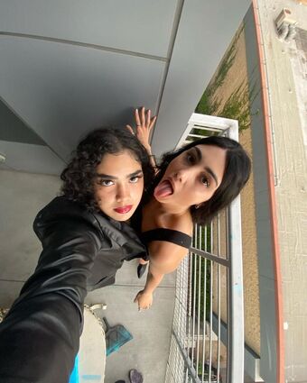 Athena Mansour Голе фотографије OnlyFans 12