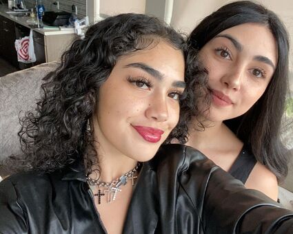 Athena Mansour Голе фотографије OnlyFans 13