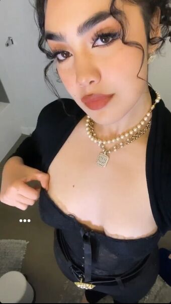 Athena Mansour Голе фотографије OnlyFans 15