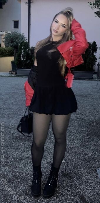 Athinque Голе фотографије OnlyFans 13