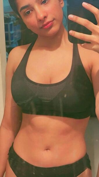 Aurora Sinclair Голе фотографије OnlyFans 55